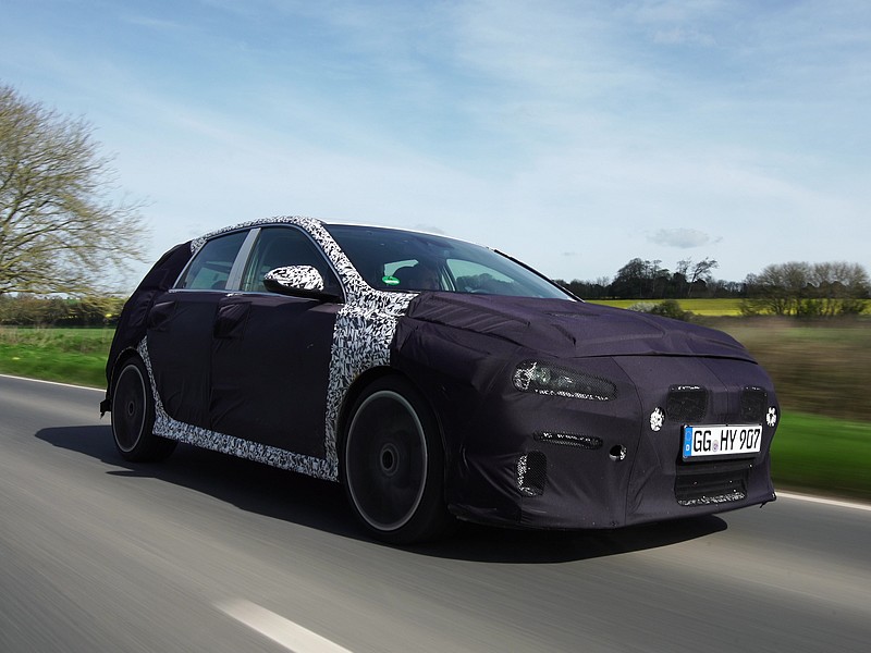 Testování vozu Hyundai i30 N ve Velké Británii